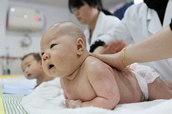 Chính sách 3 con vừa thực thi, CCTV tiết lộ tỷ lệ sinh giảm xuống dưới mức cảnh báo quốc tế