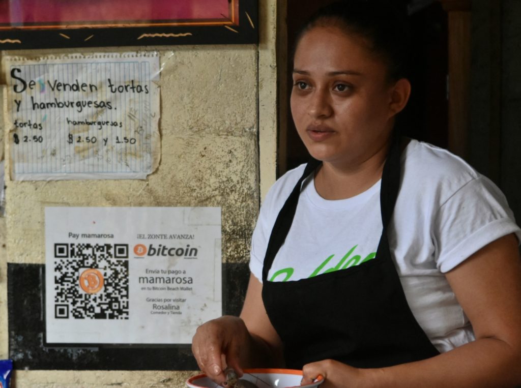 ‘Phép thử’ Bitcoin: Quốc gia đầu tiên trên thế giới chính thức hợp pháp hóa đồng tiền này