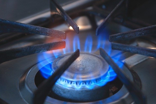 Giá Gas tăng ‘khủng’ 42.000 đồng, ‘kỷ lục’ hơn 460.000 đồng/bình 12kg