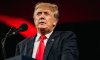 Trump ám chỉ kế hoạch tranh cử năm 2024, bày tỏ thích DeSantis 'rất nhiều'