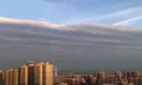 Dị tượng: Bắc Kinh xuất hiện “Bầu trời âm dương” là dấu hiệu báo trước điều gì?