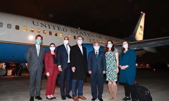 Hơn 10 nghị sĩ 3 nước Đông Âu đến thăm Đài Loan, Bắc Kinh điều 27 máy bay quấy nhiễu