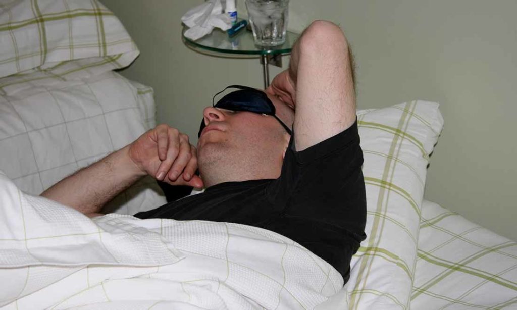 Ngáy ngủ dễ bị ung thư và đột tử? 4 cách để cải thiện chứng ngưng thở khi ngủ