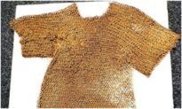 Chiếc áo giáp quý hiếm hơn 800 năm trước được phát hiện ở Ireland