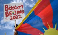 Người Tây Tạng tự xích mình trước trụ sở IOC để phản đối Thế vận hội Bắc Kinh