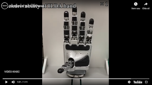 Bàn tay của robot cũng giống như bàn tay của con người, nó có bốn ngón tay và một ngón cái, mỗi bàn tay có ba khớp. 