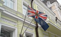 Anh, Úc, Đức lần lượt rút các gia đình nhân viên Đại sứ quán Ukraine