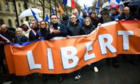 100.000 người biểu tình tại Pháp phản đối đề xuất Thẻ xanh vaccine COVID-19 mới