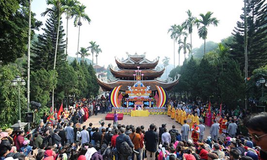 Lễ hội chùa Hương năm nay có gì mới? Lưu ý khi đi hội chùa Hương 2023