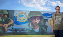 Nghệ sĩ 14 tuổi yêu nước vẽ Bức tranh tường Quân đội khổng lồ ở Mỹ