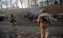 Quân đội Ukraine chiến đấu với các lực lượng của Nga ở Kyiv