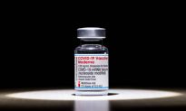 FDA phê duyệt vaccine ngừa COVID-19 của Moderna dành cho người trưởng thành
