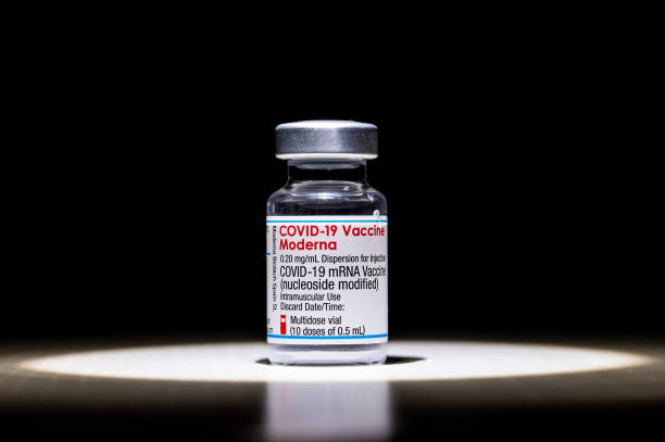 FDA phê duyệt vaccine ngừa COVID-19 của Moderna dành cho người trưởng thành