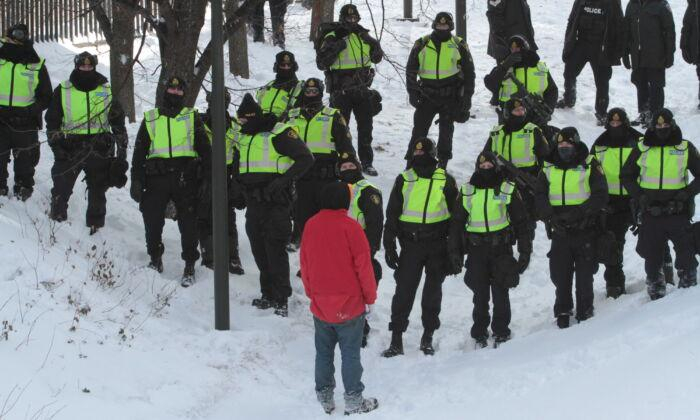 Canada: Hàng trăm cảnh sát nỗ lực giải tán người biểu tình ở Ottawa