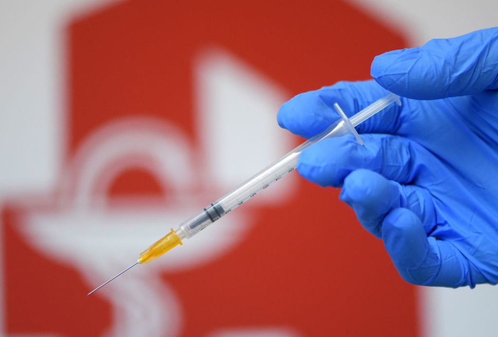 Công ty Bảo hiểm Đức: Tác dụng phụ của Vaccine COVID-19 bị 'Báo cáo thiếu rất nhiều'