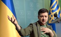 Tổng thống Ukraine tuyên bố sẽ 'bắn hạ' phi công Nga tấn công nơi trú ẩn ở Mariupol