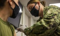 Hải quân Hoa Kỳ sa thải chỉ huy tàu chiến vì không tiêm vaccine ngừa COVID-19
