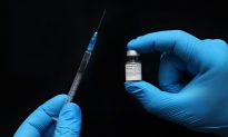 Vaccine mRNA là Liệu pháp Gen: Quan chức hãng dược Bayer cho biết