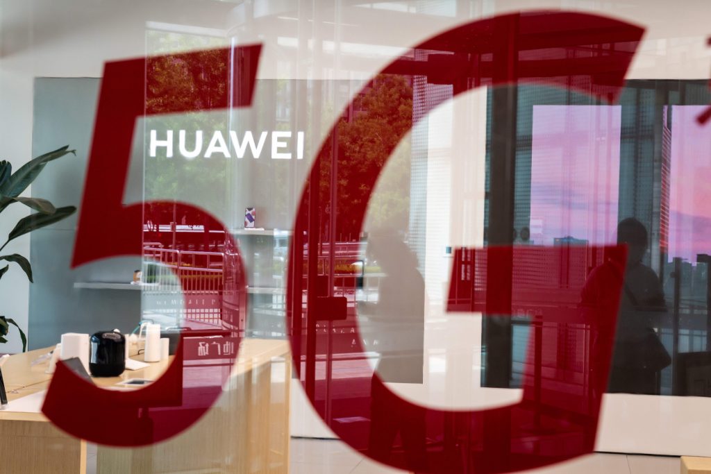 Ả-rập Xê-út ký thoả thuận với Huawei, thắt chặt quan hệ với Trung Quốc trong chuyến thăm của ông Tập