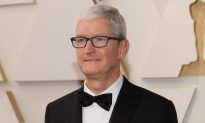 Quan chức Mỹ chỉ trích Tim Cook vì hoạt động kiểm duyệt của Apple tại Trung Quốc
