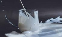 Sữa đậu nành có khiến trẻ dậy thì sớm không?