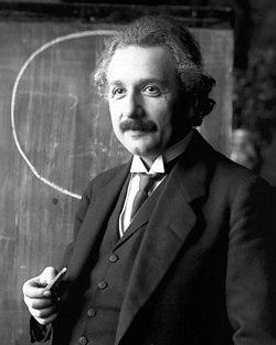 Nhà vật lý lý thuyết người Đức Albert Einstein. 