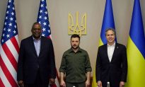 Quan chức Mỹ bí mật đi đường bộ đến gặp tổng thống Ukraine