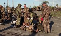 Reuters: Nga tuyên bố có thêm gần 700 binh sĩ Ukraine tại Mariupol đầu hàng