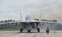 Thành viên đầu tiên của NATO gửi máy bay chiến đấu đến Ukraine