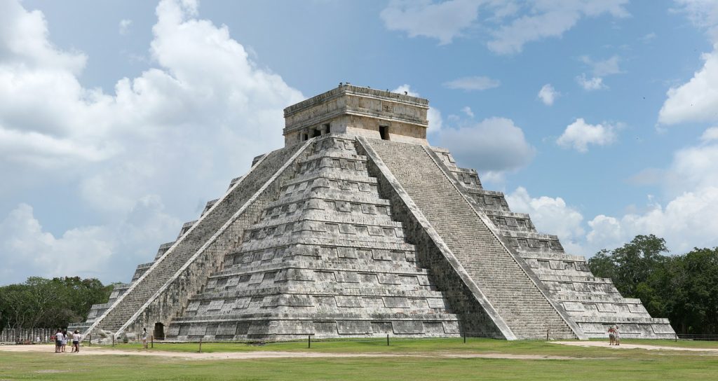 Bên trong các kim tự tháp Maya cổ đại có gì?