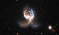 Sự va chạm của 2 thiên hà trong chòm sao Leo đã tạo ra 'Đôi cánh thiên thần' trong vũ trụ