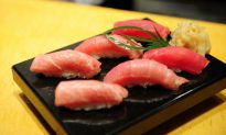 Lạm phát: Chuỗi cửa hàng sushi 100 yên hàng đầu Nhật Bản lần đầu tăng giá sau gần 40 năm