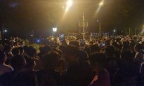 Sinh viên Đại học Thiên Tân (Trung Quốc) biểu tình lớn, hô vang 'Đả đảo bệnh quan liêu'