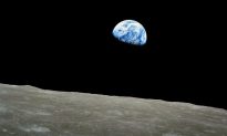 Đất Mặt trăng có thể biến carbon dioxide thành oxy giúp hỗ trợ cuộc sống trong không gian