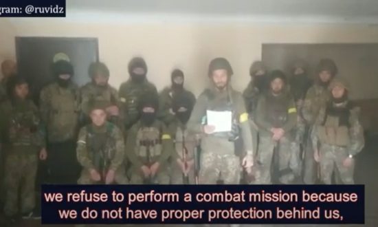 Lý do vì sao nhiều binh sĩ Ukraine buông súng, từ chối chiến đấu khi Nga áp đảo tại mặt trận Donbass
