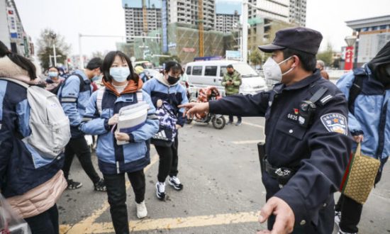 Trung Quốc bổ nhiệm các sĩ quan cảnh sát làm Hiệu phó các trường học trên  toàn quốc