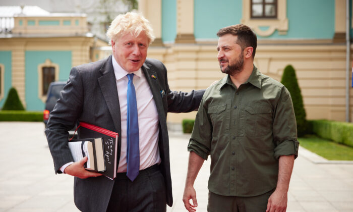 Thủ tướng Anh bất ngờ đến Kyiv lần thứ hai