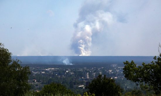 Cố vấn Tổng thống Zelensky cho biết pháo đài cuối cùng ở miền đông Ukraine có thể sụp đổ