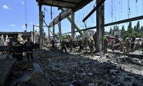 Ukraine: Hàng chục người vẫn mất tích sau cuộc tấn công tên lửa của Nga vào trung tâm mua sắm