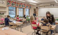 Mở cửa trường học trong đại dịch giúp trẻ em Thụy Điển không sa sút trong học tập: Nghiên cứu