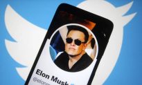 Tỷ phú Elon Musk đăng ảnh chụp cùng Giáo hoàng sau 11 ngày vắng bóng trên Twitter