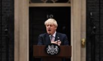 Ông Boris Johnson tái tập hợp Nội các Anh bị tan rã