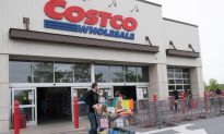 Giám đốc điều hành Costco: Rất nhiều người Mỹ hiện 'chỉ đang cố gắng sống sót' trong thời suy thoái