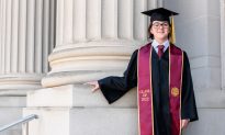 Cậu bé 13 tuổi người Mỹ tốt nghiệp đại học với điểm trung bình 3,78