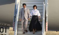 Những mẩu chuyện về cố Thủ tướng Shinzo Abe – Một người chồng luôn bao dung vợ