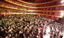 Shen Yun 2022 mỹ mãn với hơn 600 buổi biểu diễn khiến trên triệu khán giả cảm động