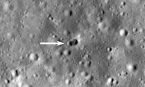 NASA cho biết một tên lửa bí ẩn đã đâm vào Mặt trăng và để lại một 'miệng núi lửa đôi'