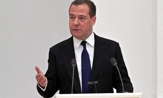 Ông Medvedev nói để ngăn Kyiv gia nhập NATO, xung đột ở Ukraine có thể kéo dài 'vĩnh viễn'