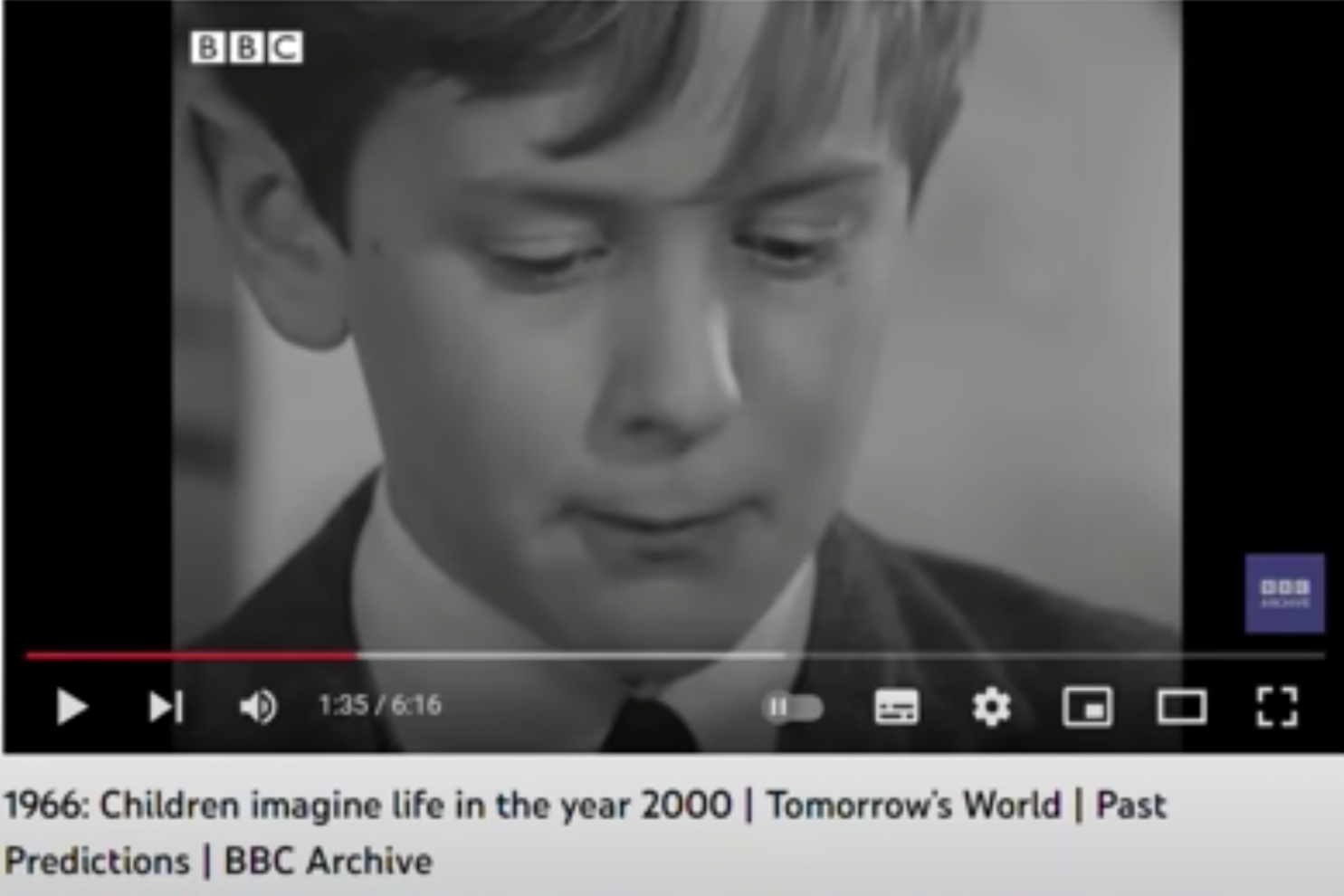 Đến năm 2019, một số kênh truyền thông đã tìm ra bộ phim tài liệu cũ của BBC này, và lấy phần dự đoán về thế giới ngày mai biên tập thành đoạn phim dài khoảng 6 phút, đăng lên trên mạng (Ảnh chụp màn hình)