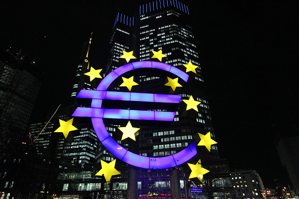 Tăng trưởng khu vực đồng EUR gây bất ngờ: EU tránh được suy thoái hay số liệu đang 'nói dối'?